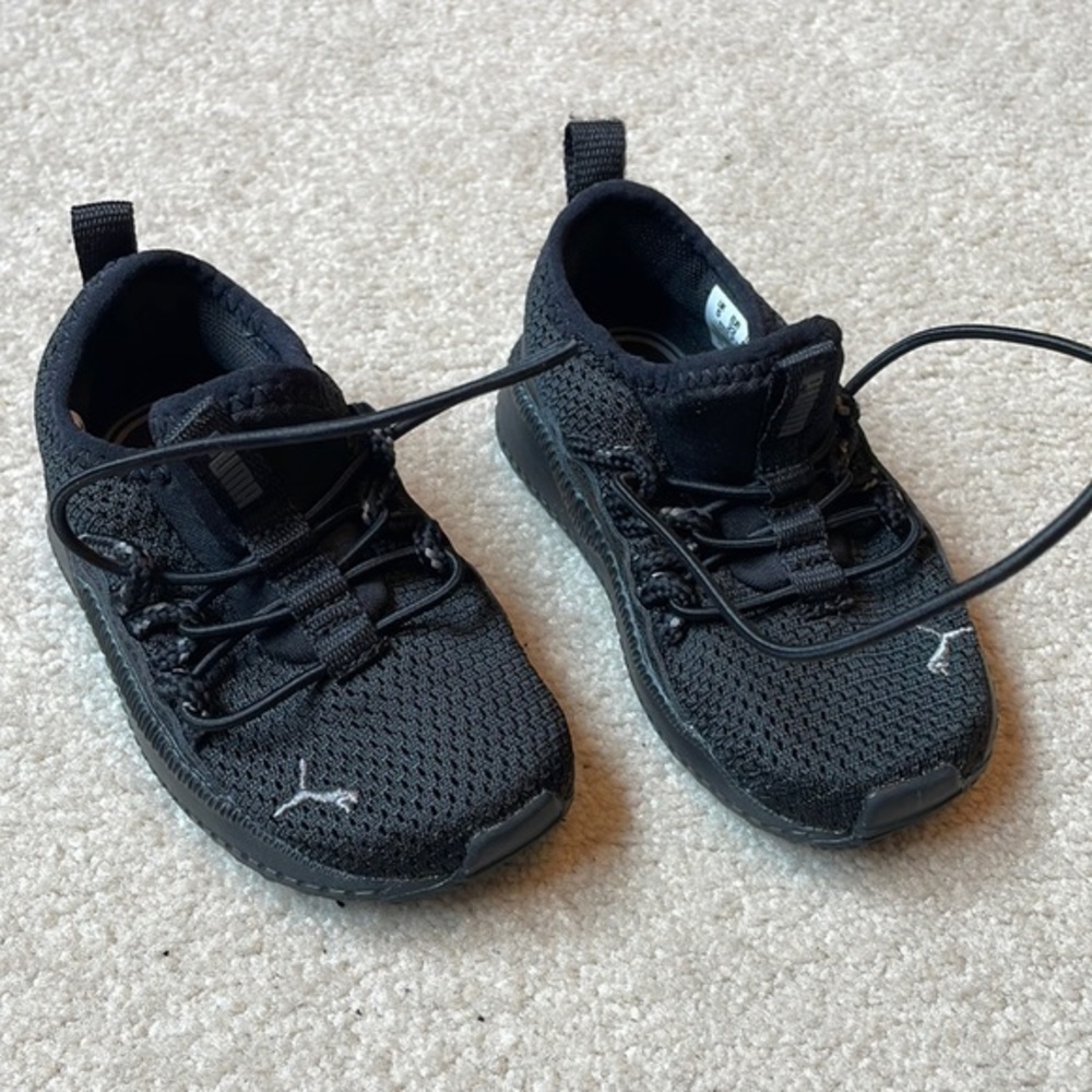 🥾 Puma, black toddler, tennis shoe